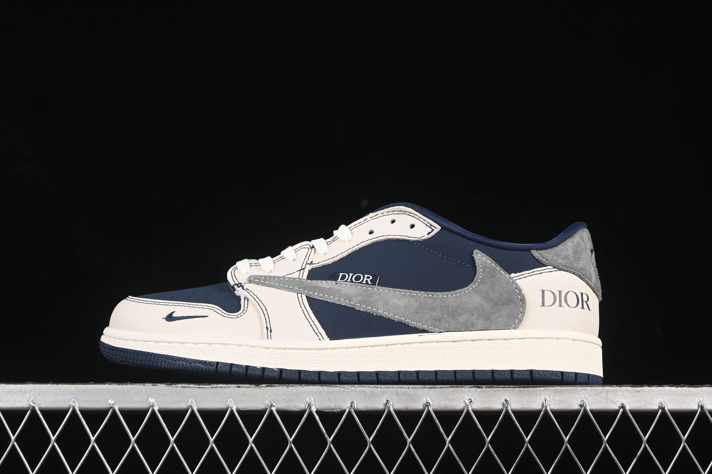 All categories Air Jordan Jordan series basketball shoes Air Jordan 1 Low high-end customized low-top sneakers Travis Scott x Fragment Design x Air Jordan 1 Low OG SP AJ1 Joe 1 Dior joint elegant black and gray low-top cultural and casual sneakers XS2024-012